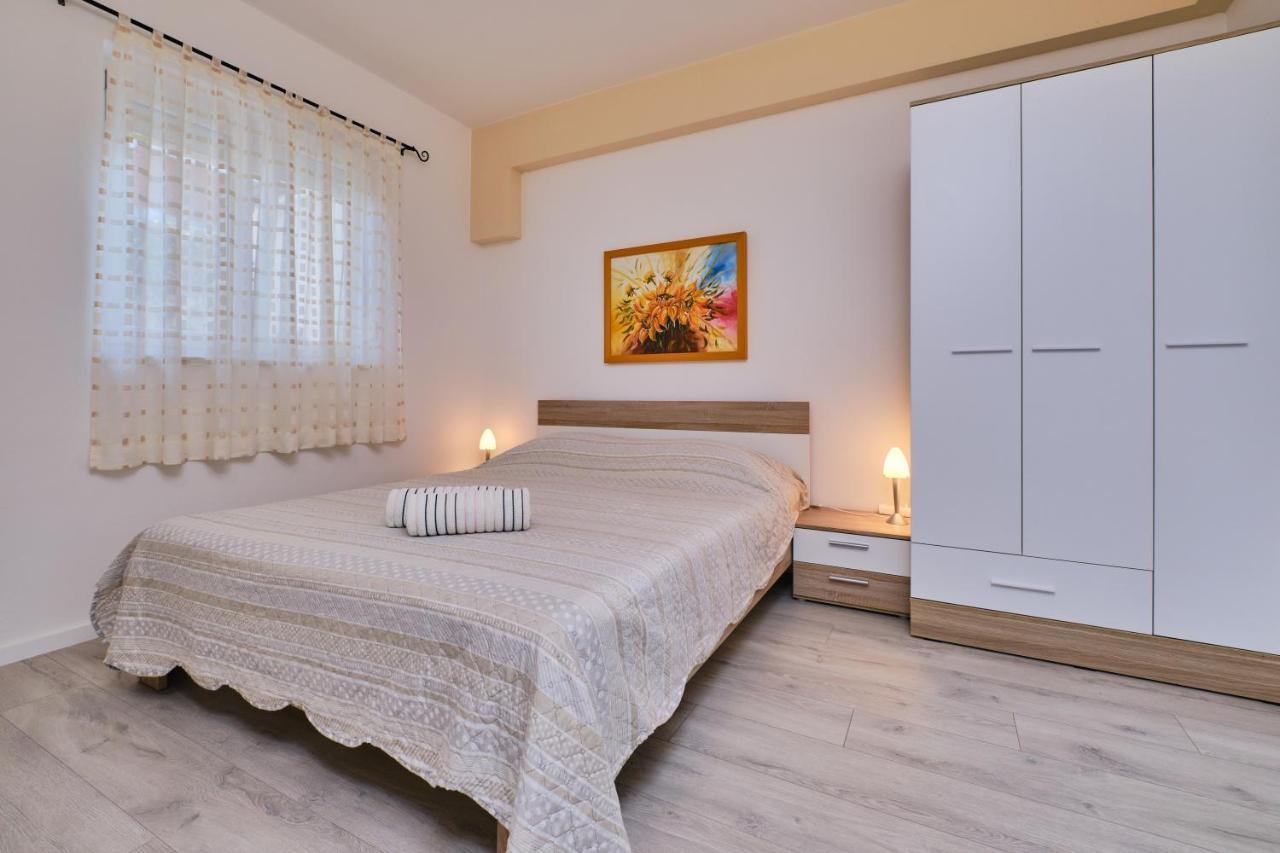 Beautiful Apartments Ksenija Mali Losinj Luaran gambar