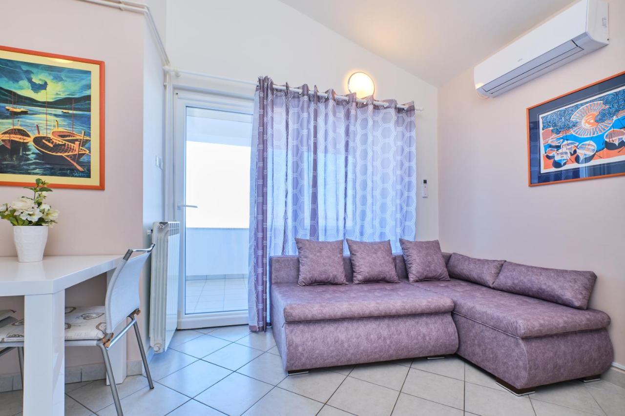 Beautiful Apartments Ksenija Mali Losinj Luaran gambar