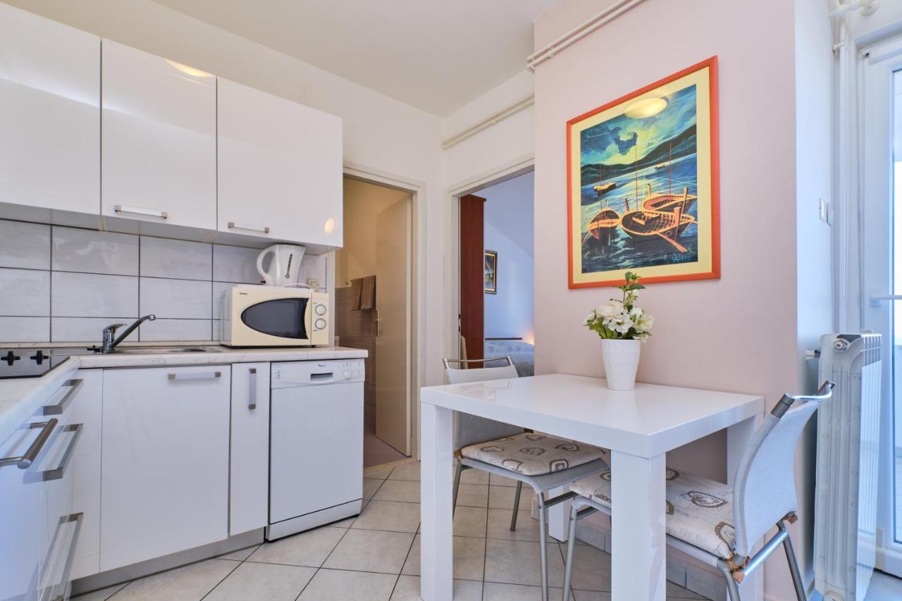 Beautiful Apartments Ksenija Mali Losinj Luaran gambar