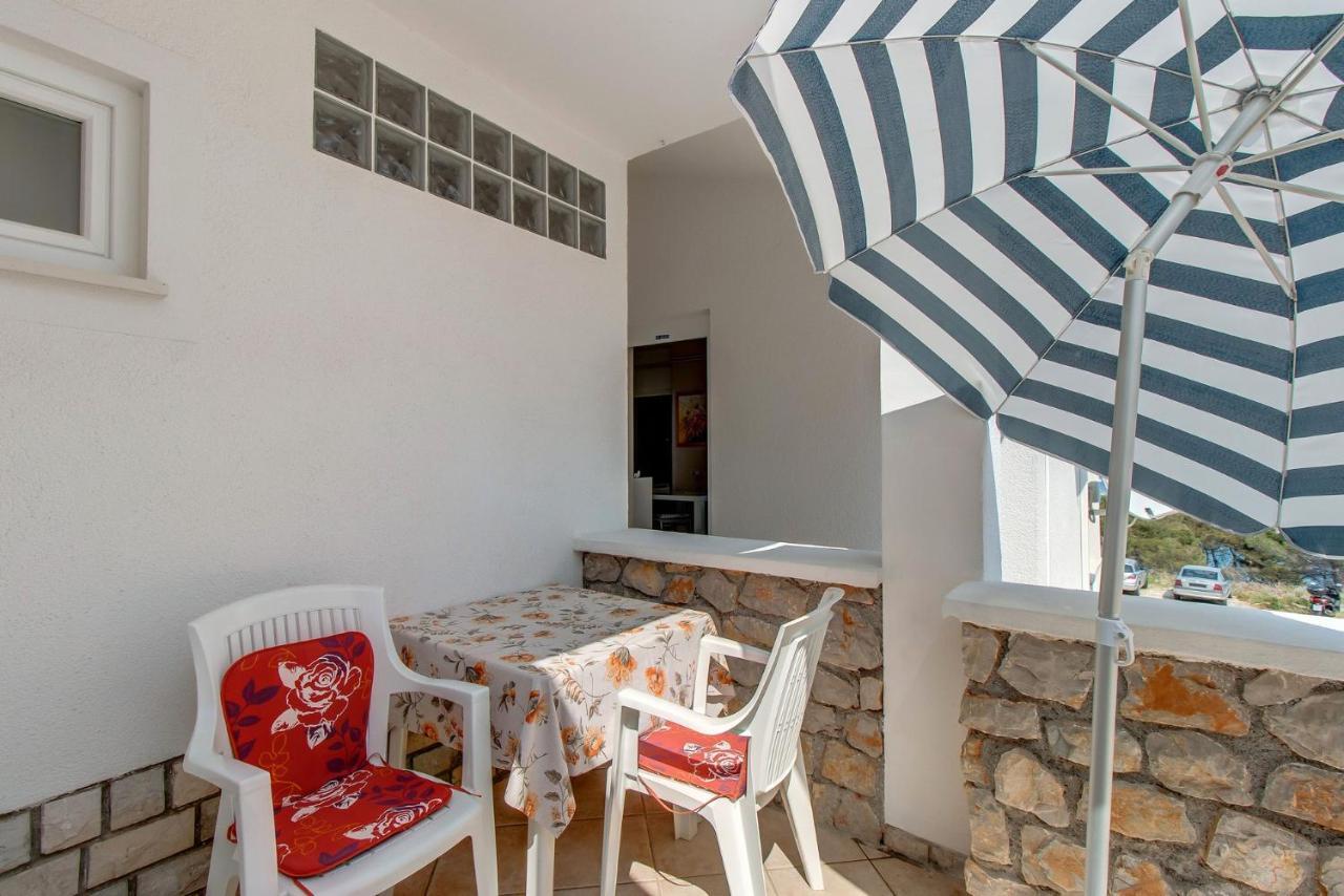 Beautiful Apartments Ksenija Mali Losinj Luaran gambar